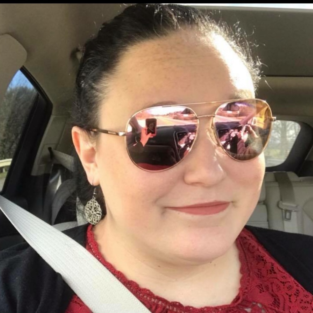 Hey y'all, I'm Kendra ✌🏻️